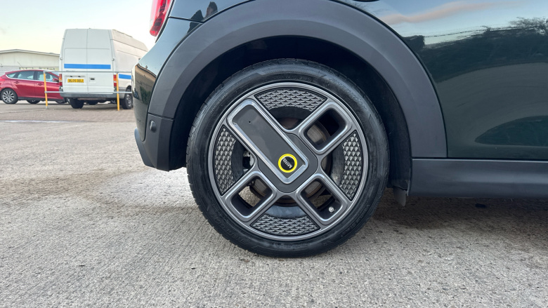 MINI Hatchback 135kW Cooper S Resolute Edition 33kWh 3dr Auto Electric Hatchback